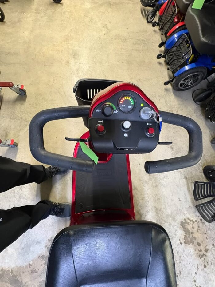 Used - Golden 3 Wheel Scooter - Image 4